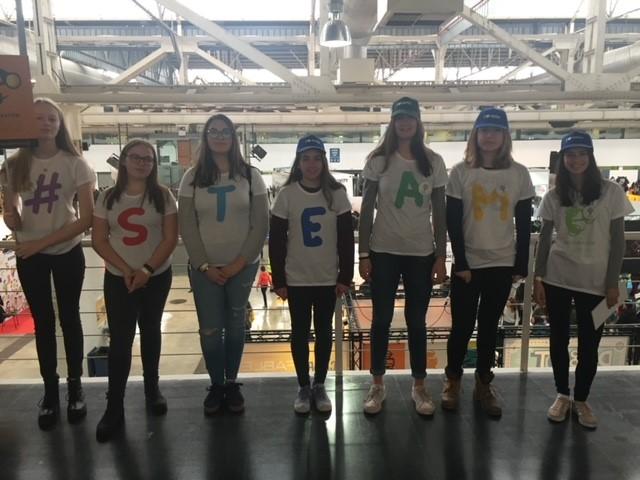 Female student with t-shirt #Steam